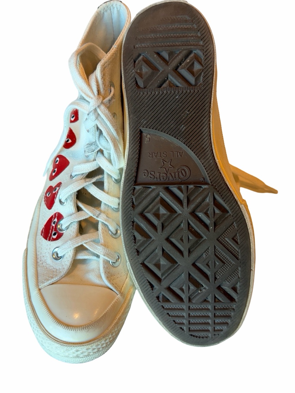 Comme Des Garcons x Chuck Taylor Unisex High-Top Sneakers with Red Heart Motifs - Picture 3 of 9